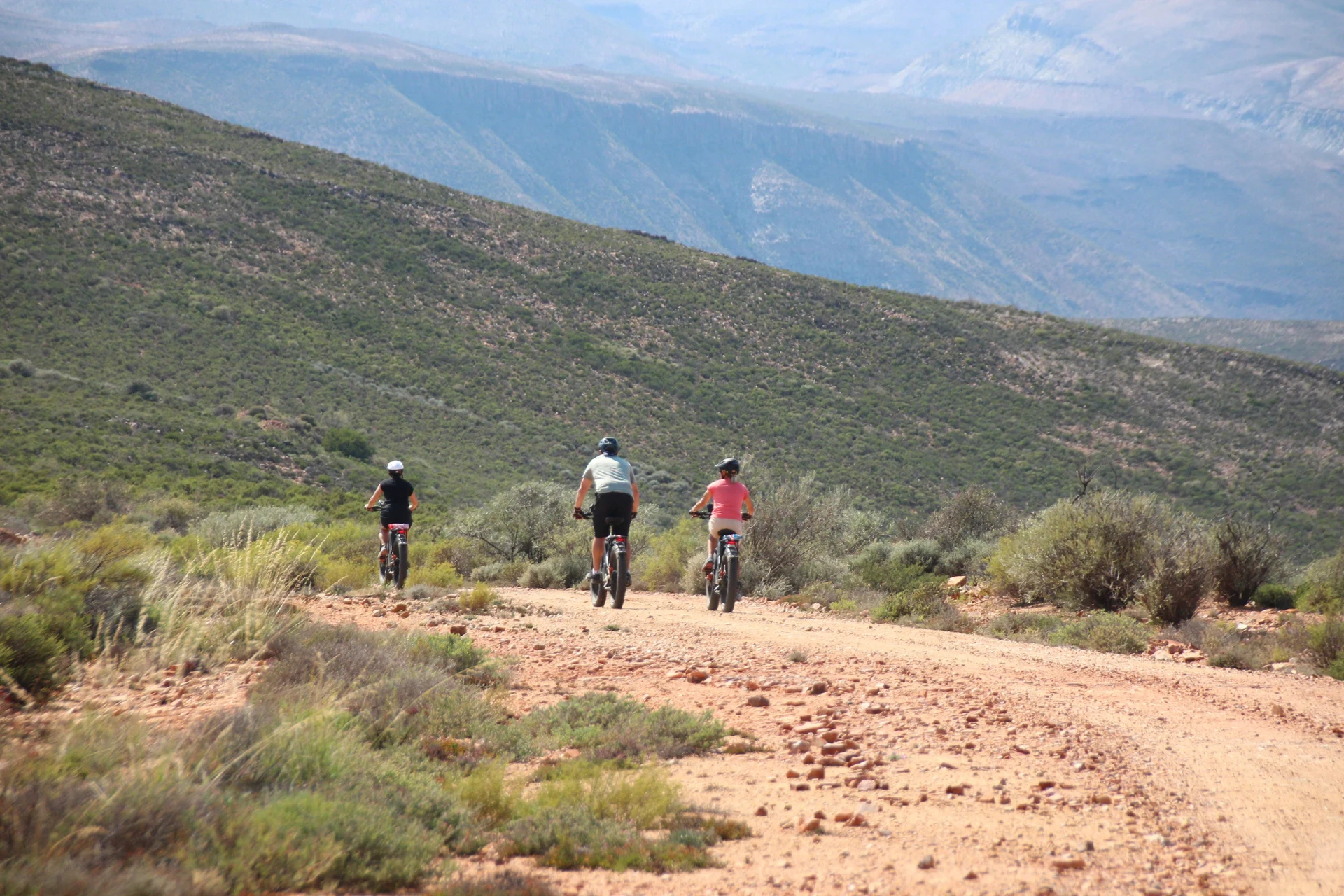 Cederberg: Sandstone & Saddles 4×4 & Cycling Tour