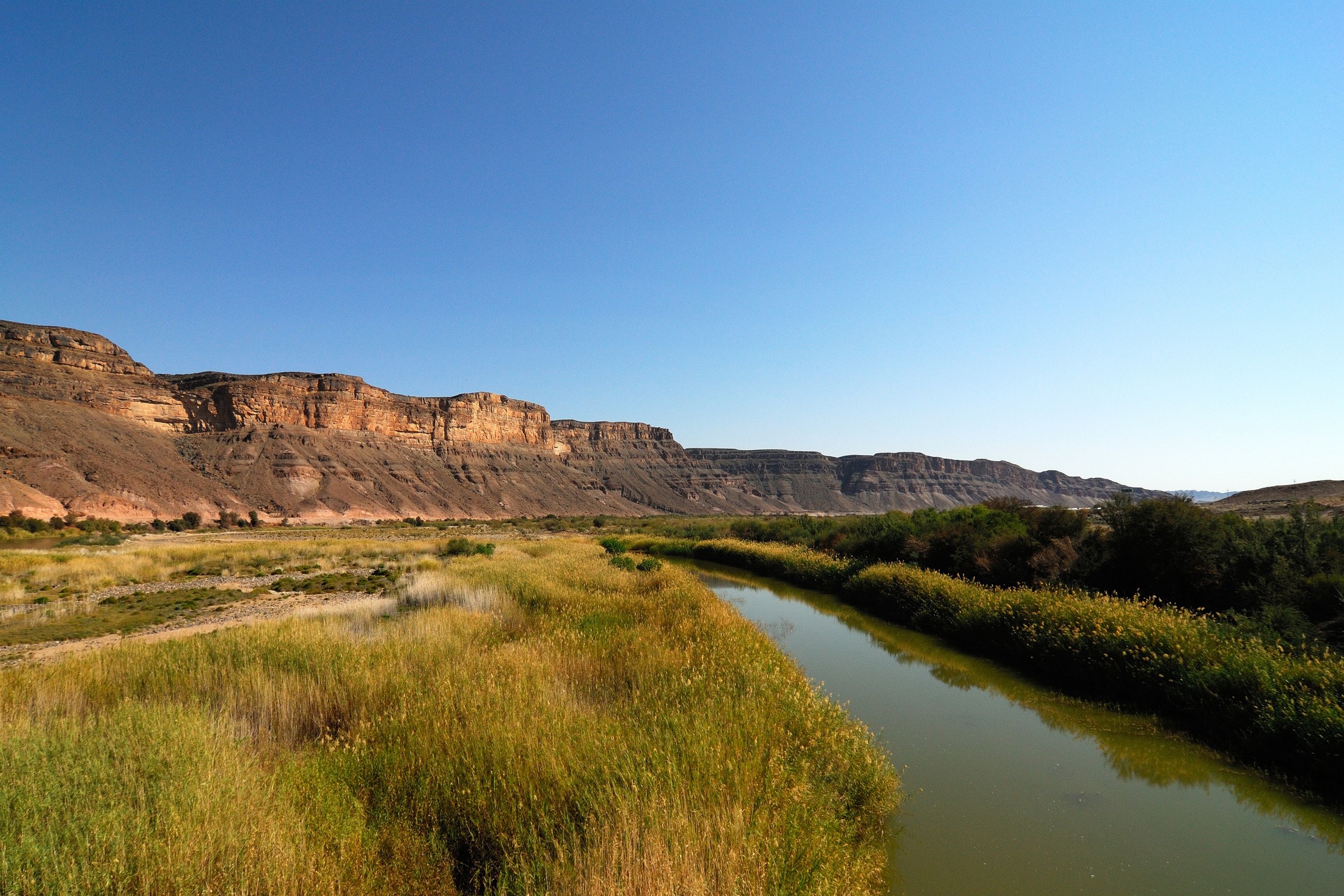 Orange River landscape near Vioolsdrif