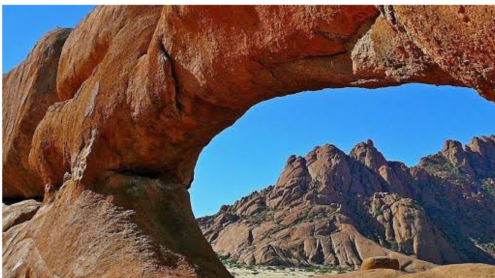 Spitzkoppe rock arch on the Namibia Discovery tour